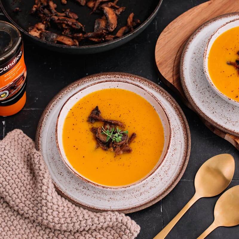 Pompoensoep met miso-champignons